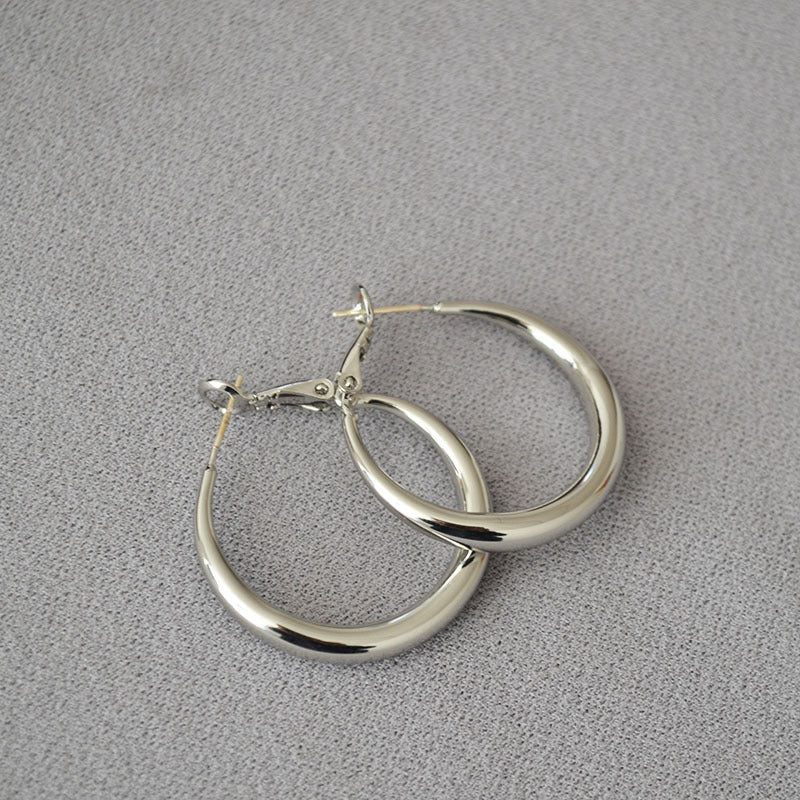 Hong Kong - style Round Hoop Earrings Plain Circle Design 925 Silver Studs Elegant And Chic - U&MORE