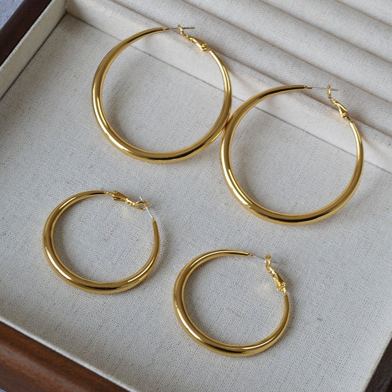 Hong Kong - style Round Hoop Earrings Plain Circle Design 925 Silver Studs Elegant And Chic - U&MORE
