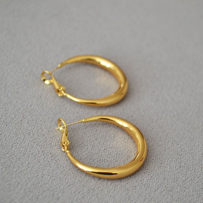 Hong Kong - style Round Hoop Earrings Plain Circle Design 925 Silver Studs Elegant And Chic - U&MORE