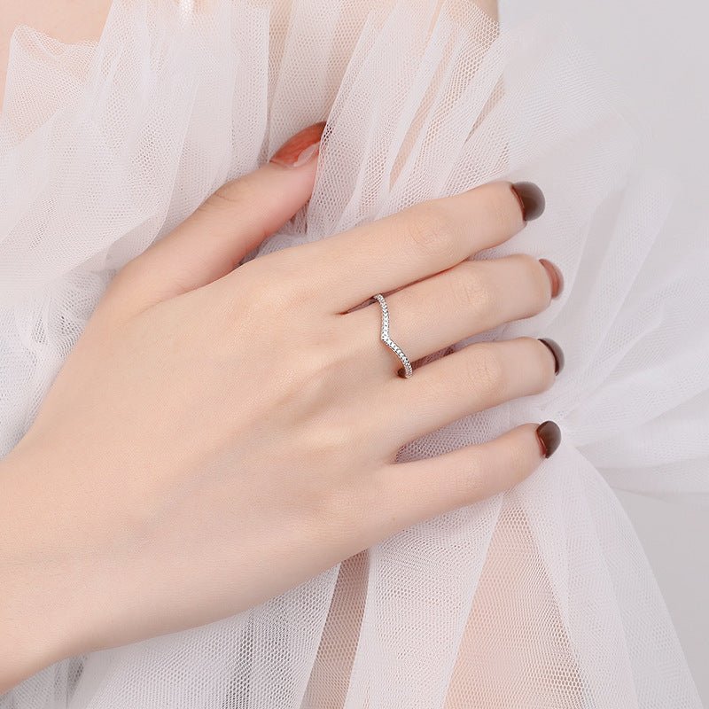 Mozanite 925 Sterling Silver Women's V - Shaped Crown Ring - U&MORE