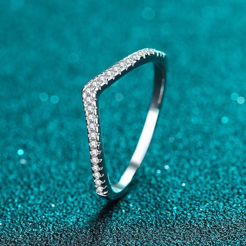 Mozanite 925 Sterling Silver Women's V - Shaped Crown Ring - U&MORE