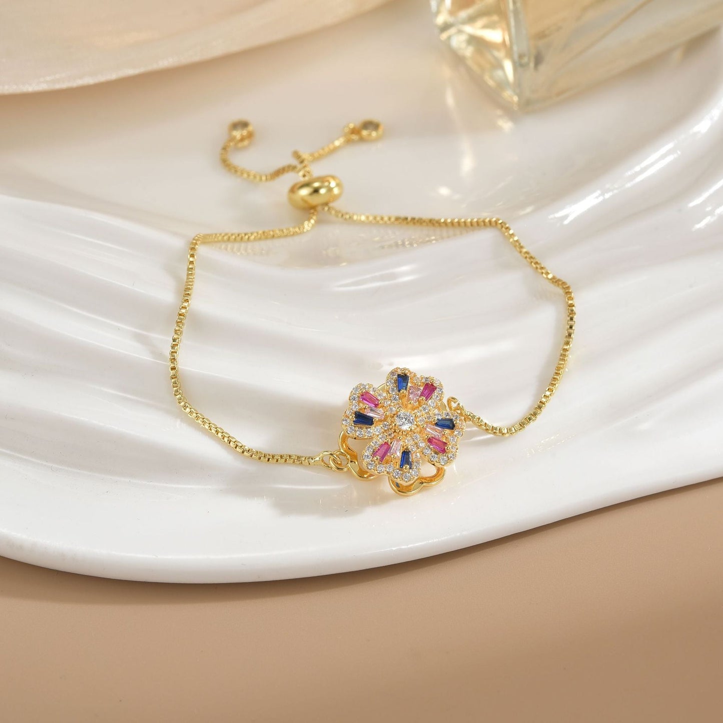 Simple Rotatable Flower Color - preserving Pure Copper Gold - plated Bracelet - U&MORE