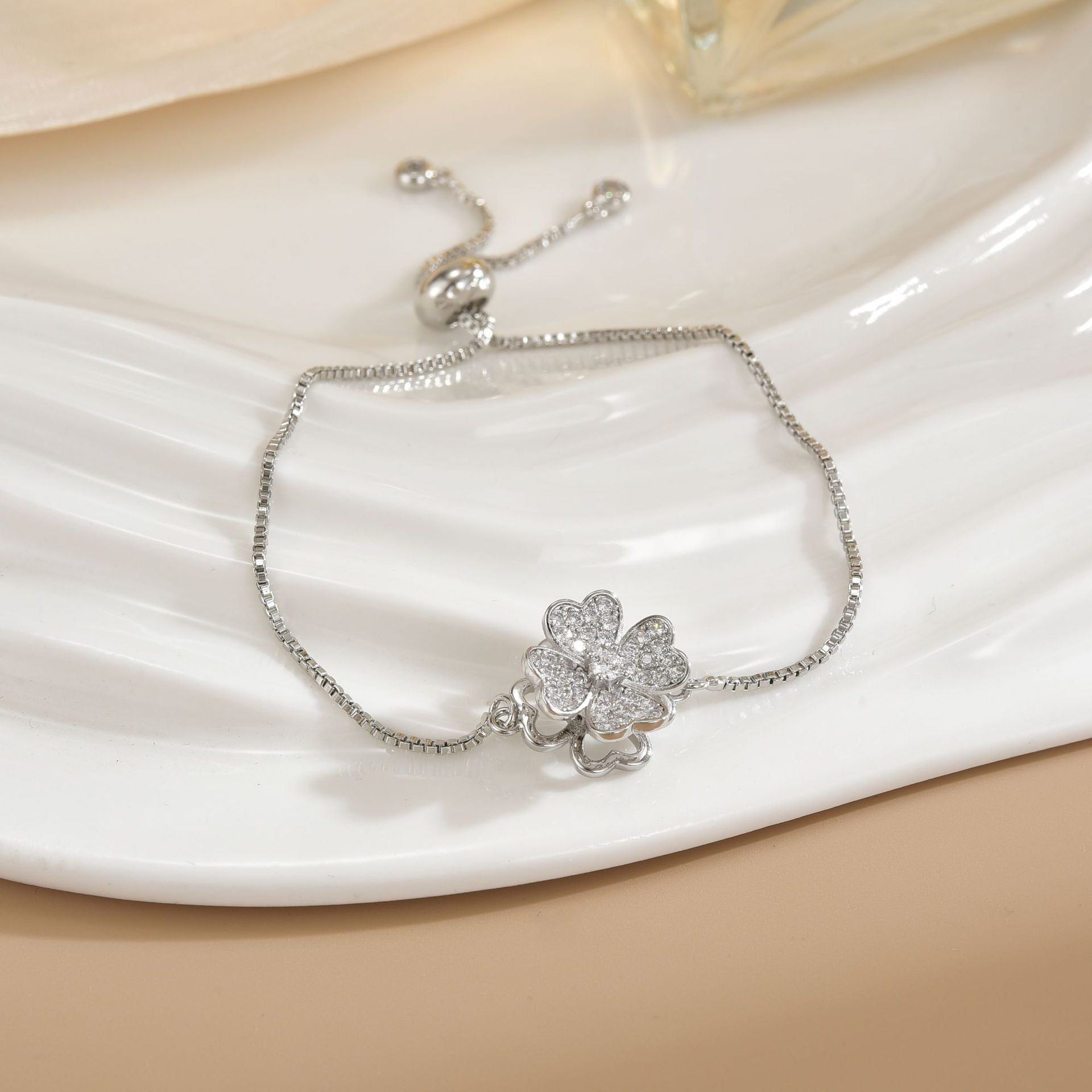 Simple Rotatable Flower Color - preserving Pure Copper Gold - plated Bracelet - U&MORE