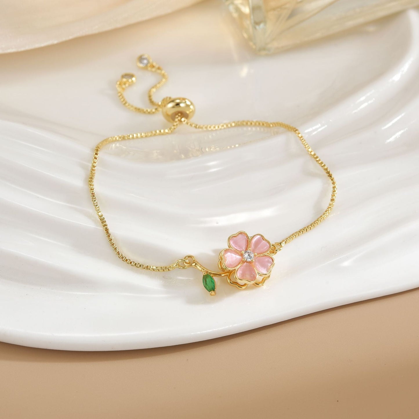Simple Rotatable Flower Color - preserving Pure Copper Gold - plated Bracelet - U&MORE