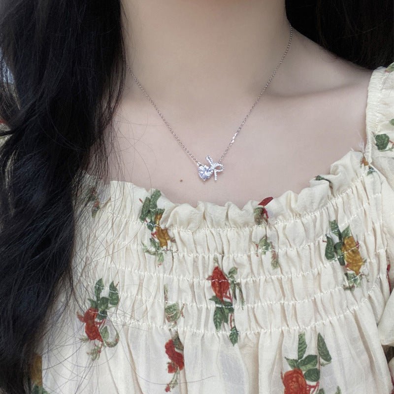 Women's Diamond Bow Heart Necklace High - end Clavicle Chain Simple And Versatile Jewelry - U&MORE