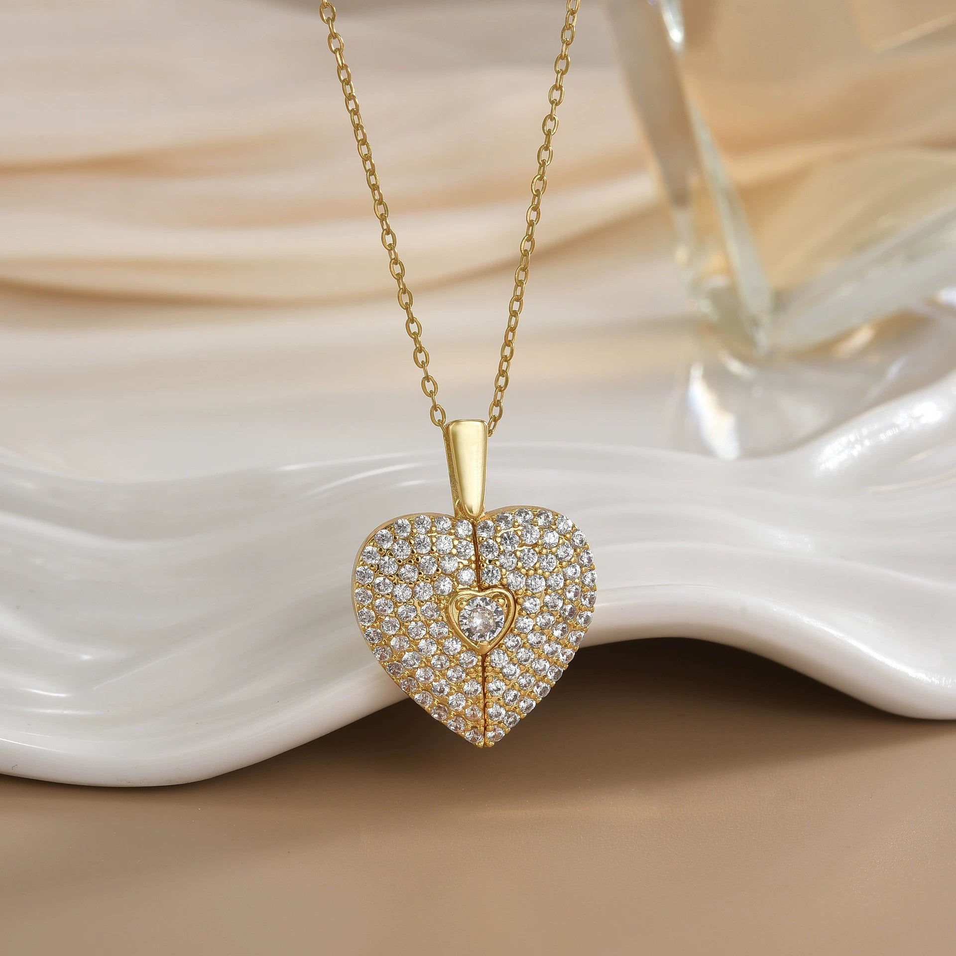 Women's Heart Opening And Closing Necklace Wings Pendant Clavicle Chain Jewelry - U&MORE